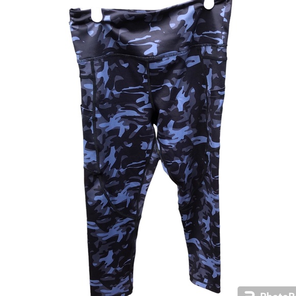 Zyia Active Camo Capri/Leggings - Picture 2 of 4
